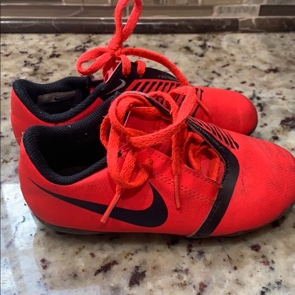 Kids soccer cleats